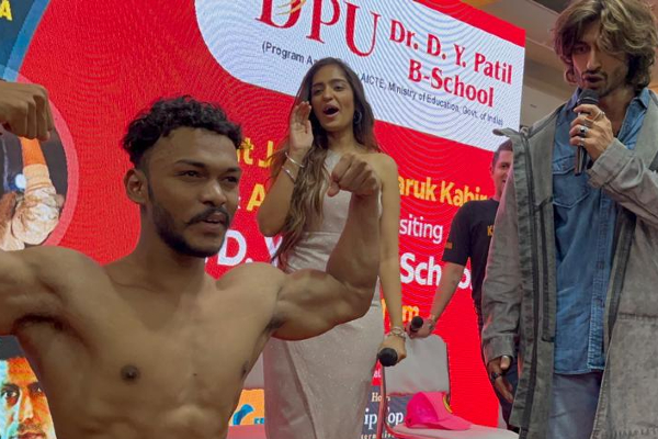 Vidyut Jammwal and Asees Kaur